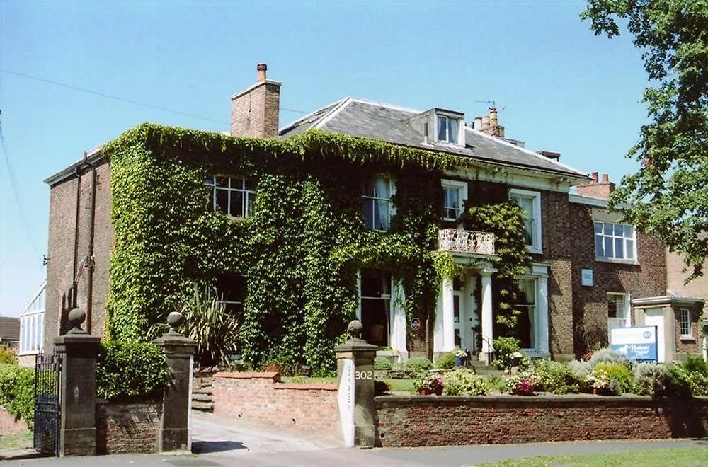 Knavesmire Manor Hotel And Leisure York