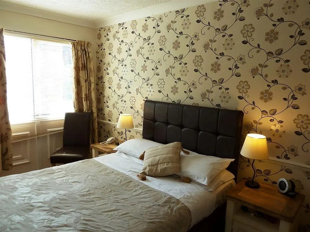 Knavesmire Manor Hotel And Leisure York