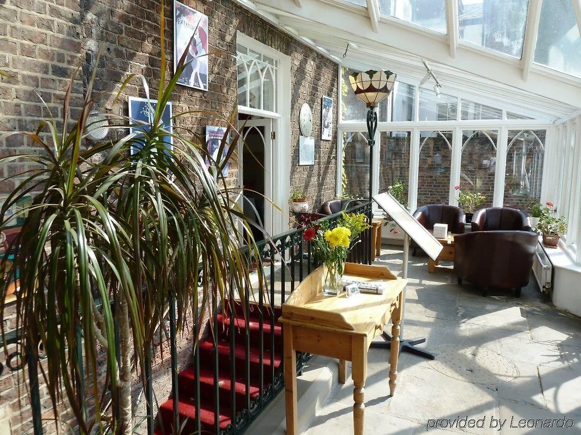 Knavesmire Manor Hotel And Leisure York