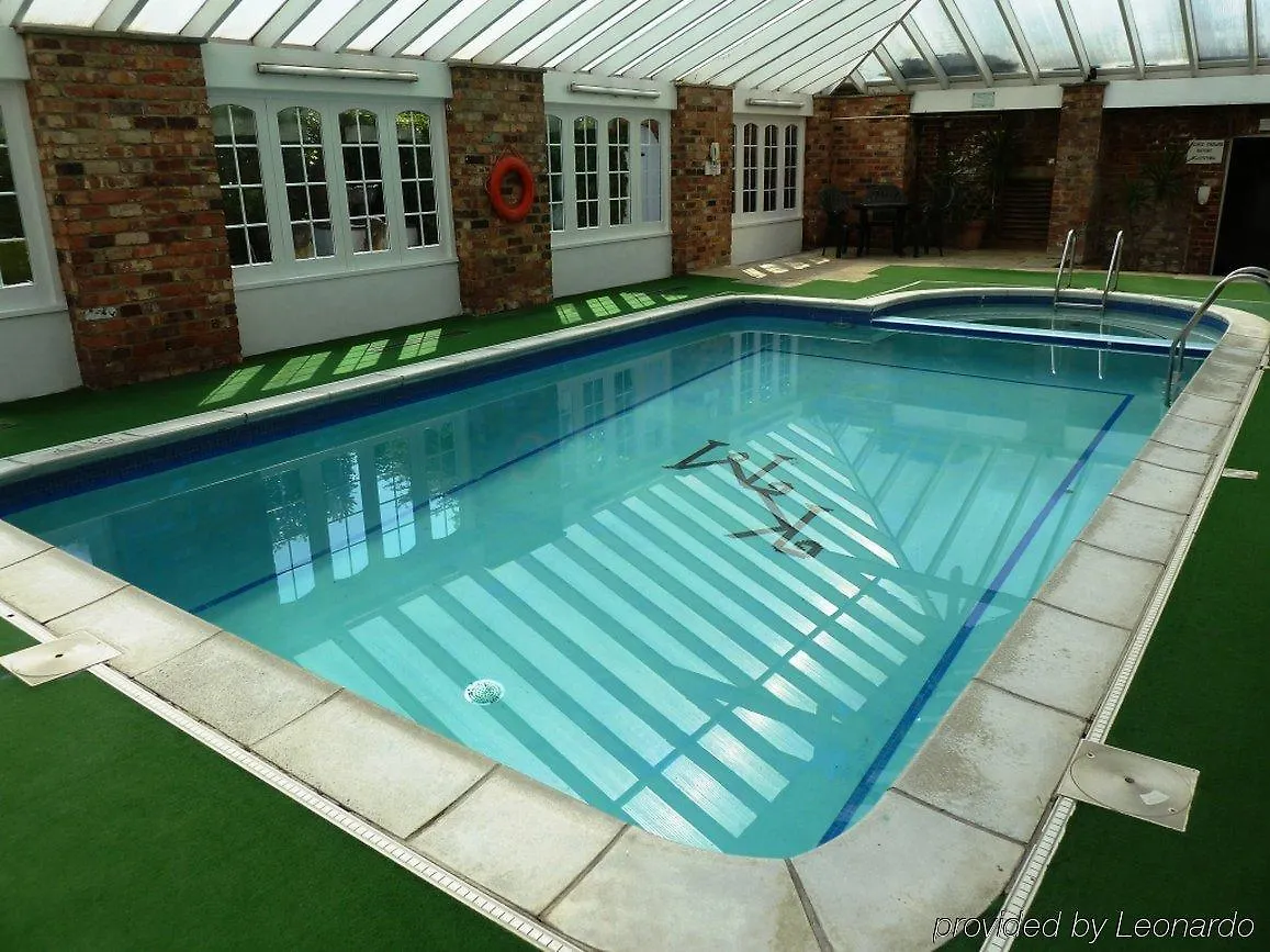 Knavesmire Manor Hotel And Leisure York