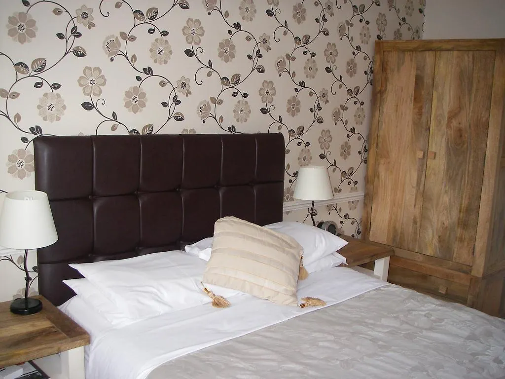 Knavesmire Manor Hotel And Leisure York 2*,
