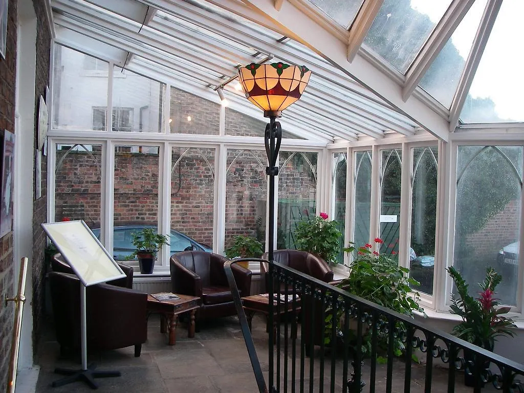 Knavesmire Manor Hotel And Leisure York